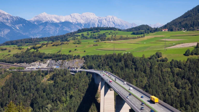 Luftaufnahme der Brennerautobahn